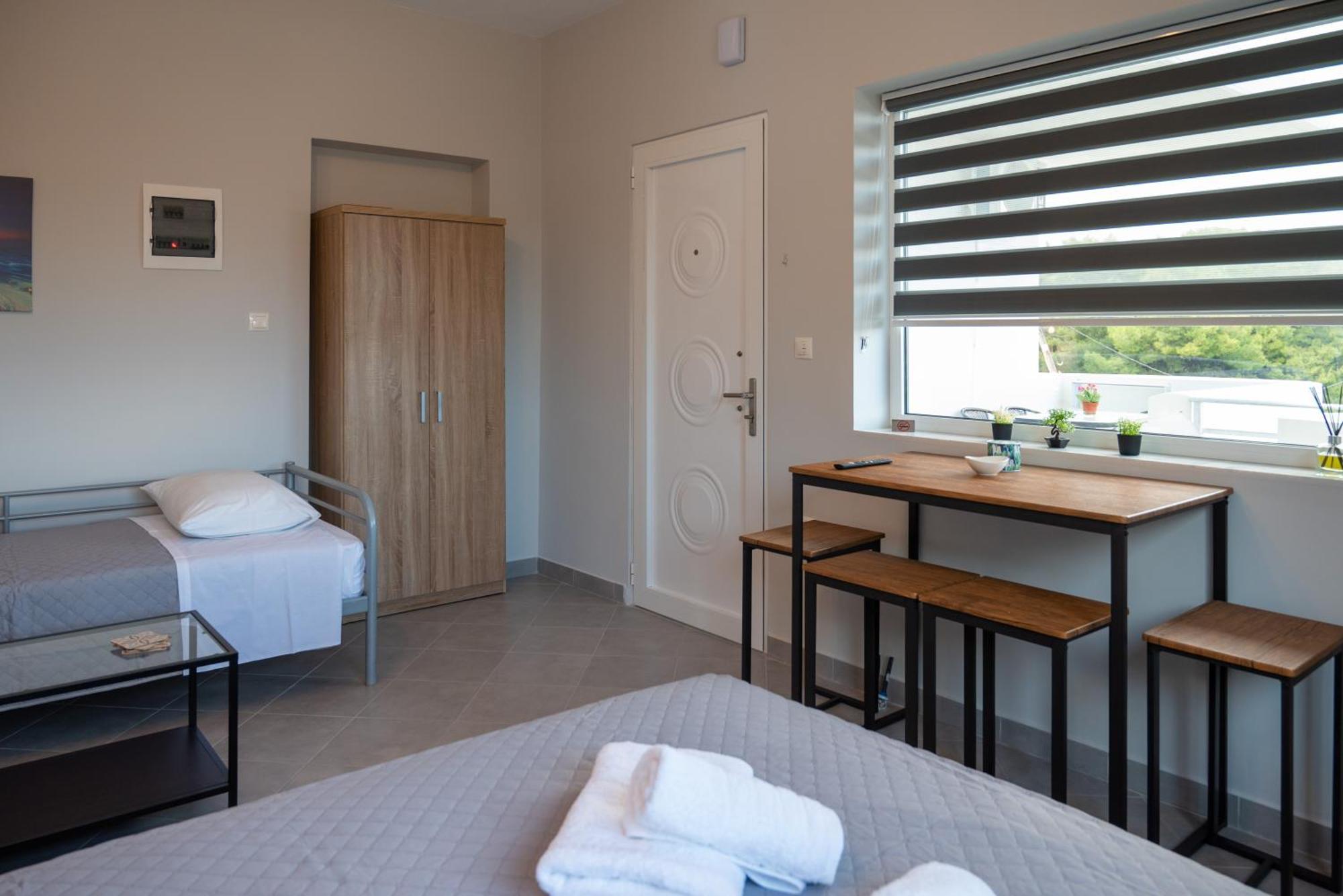 Airport Palmtree Apartments - 15Min From Airport Луца Экстерьер фото
