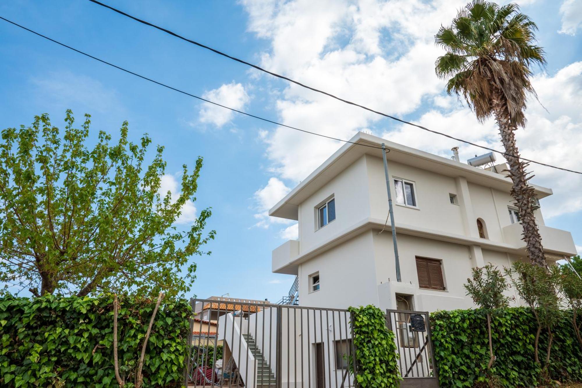 Airport Palmtree Apartments - 15Min From Airport Луца Экстерьер фото