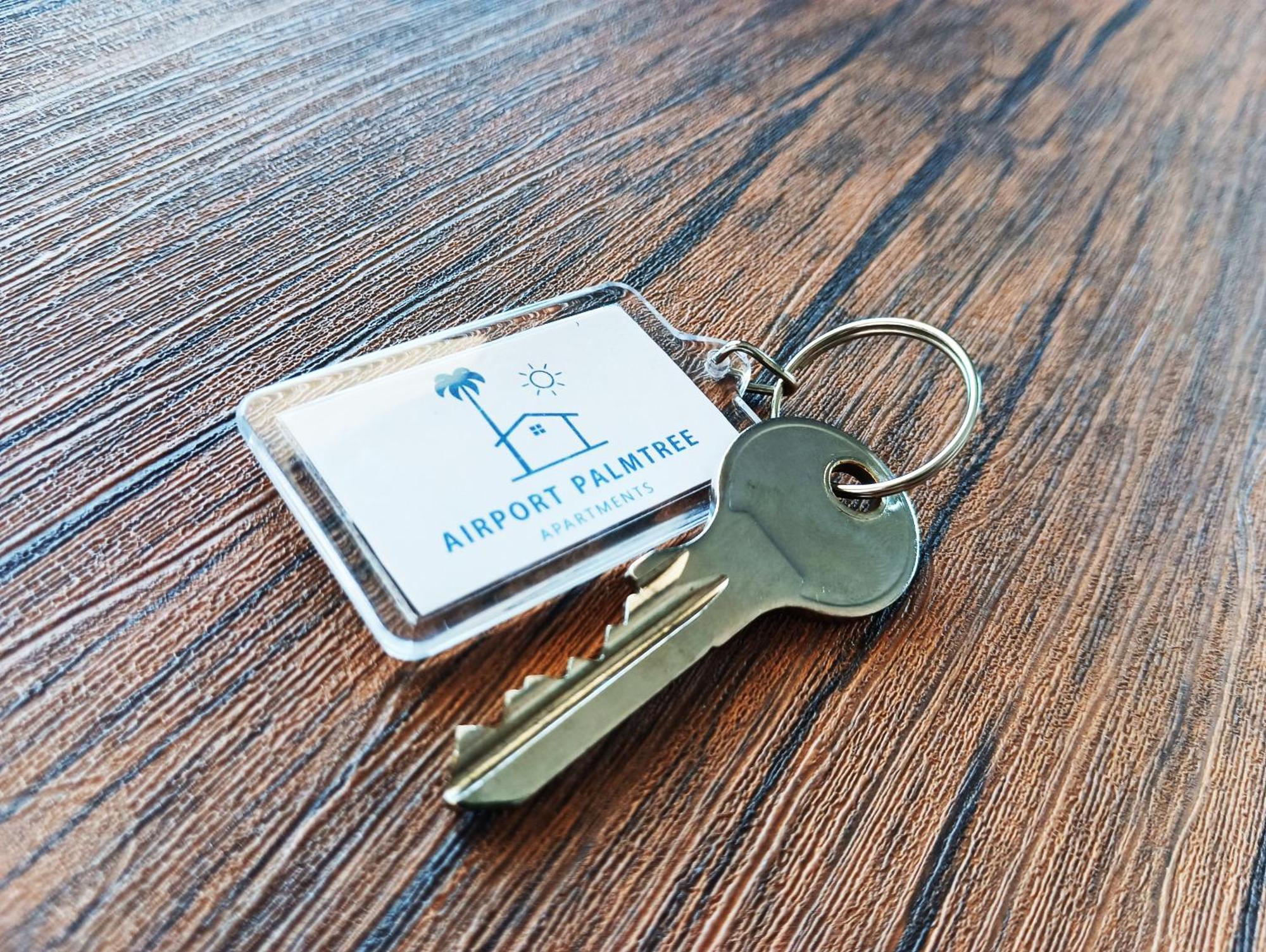 Airport Palmtree Apartments - 15Min From Airport Луца Экстерьер фото
